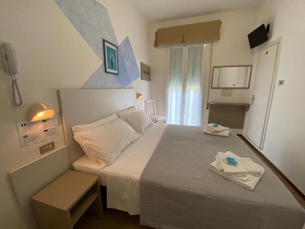 Alevon Hotel Rimini Extérieur photo