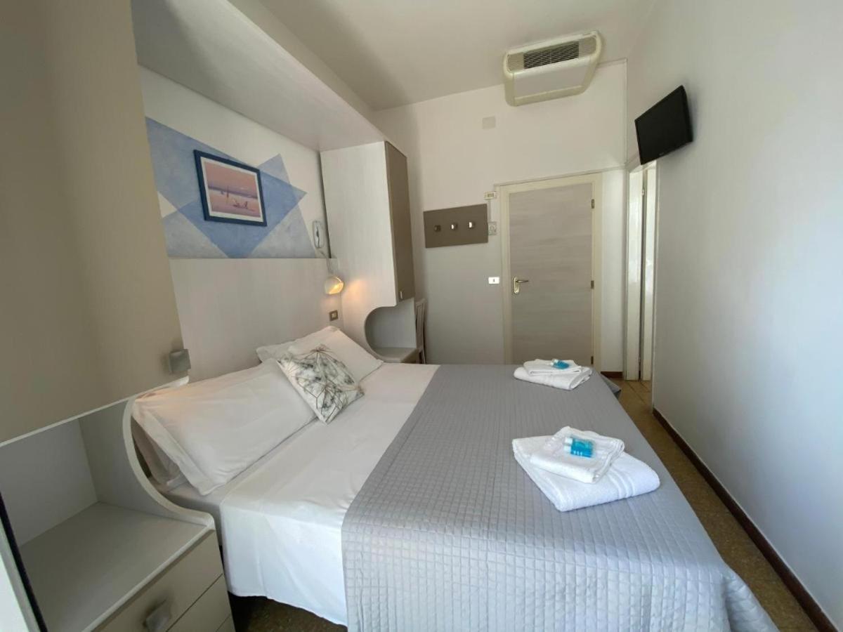 Alevon Hotel Rimini Extérieur photo