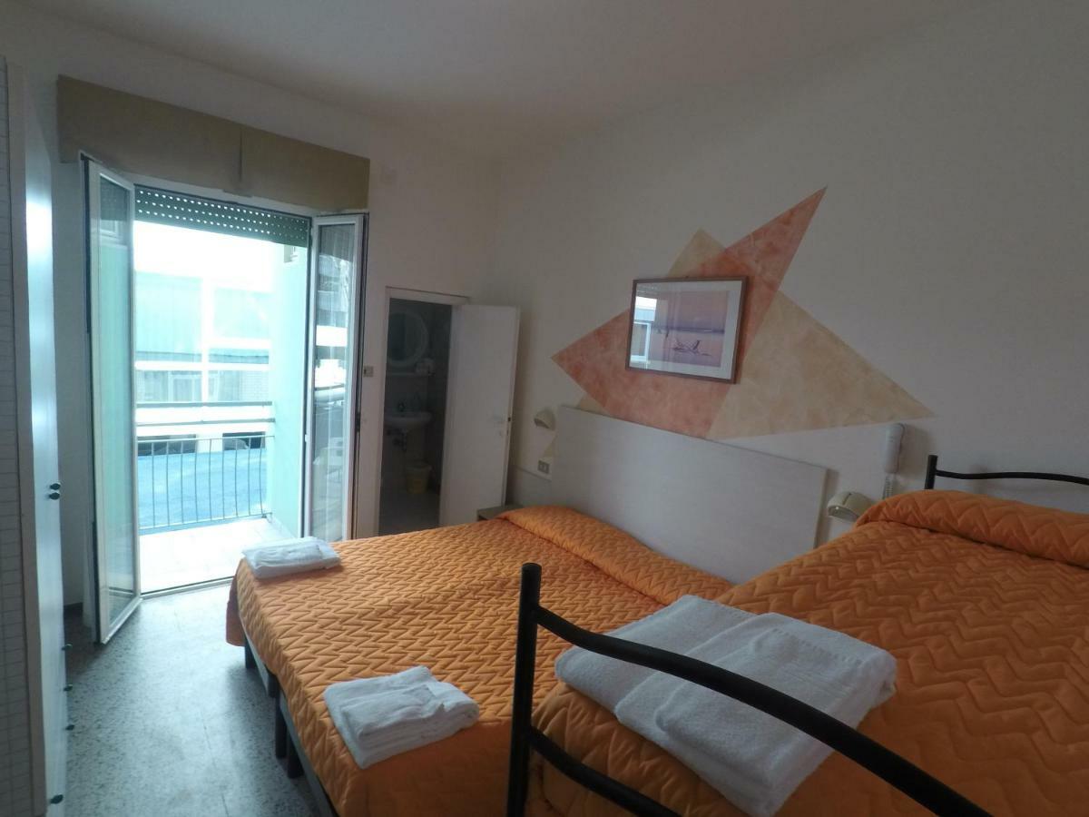 Alevon Hotel Rimini Extérieur photo